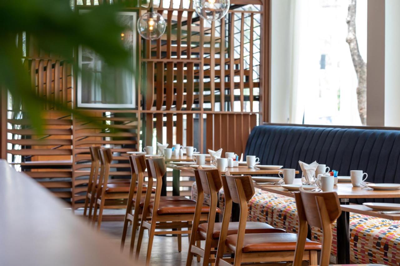 Outrigger Surin Beach Resort - Sha Extra Plus エクステリア 写真 The interior of the restaurant