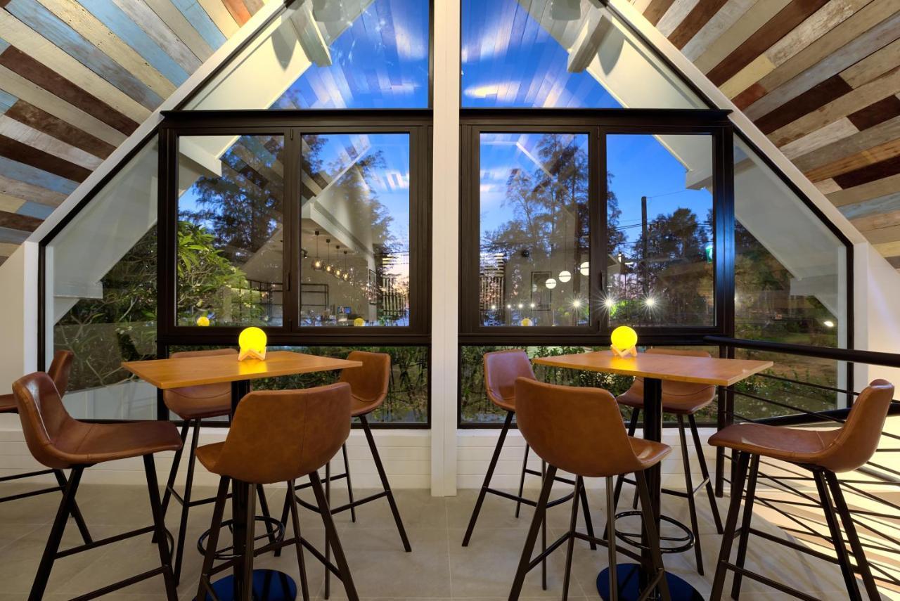 Outrigger Surin Beach Resort - Sha Extra Plus エクステリア 写真 The Bar