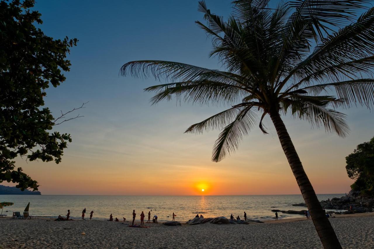 Outrigger Surin Beach Resort - Sha Extra Plus エクステリア 写真 Sunset at Tanjung Puteri Beach