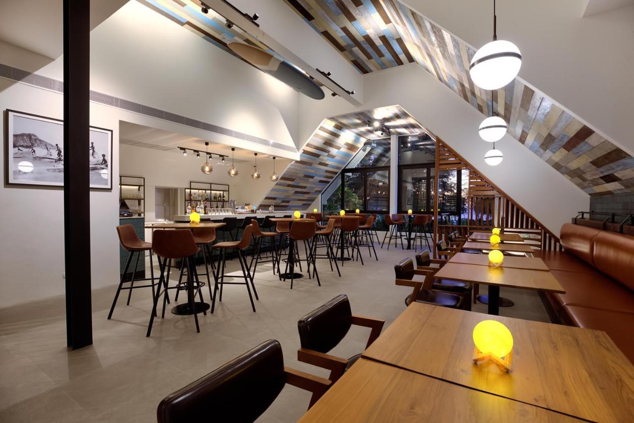 Outrigger Surin Beach Resort - Sha Extra Plus エクステリア 写真 Interior of the restaurant