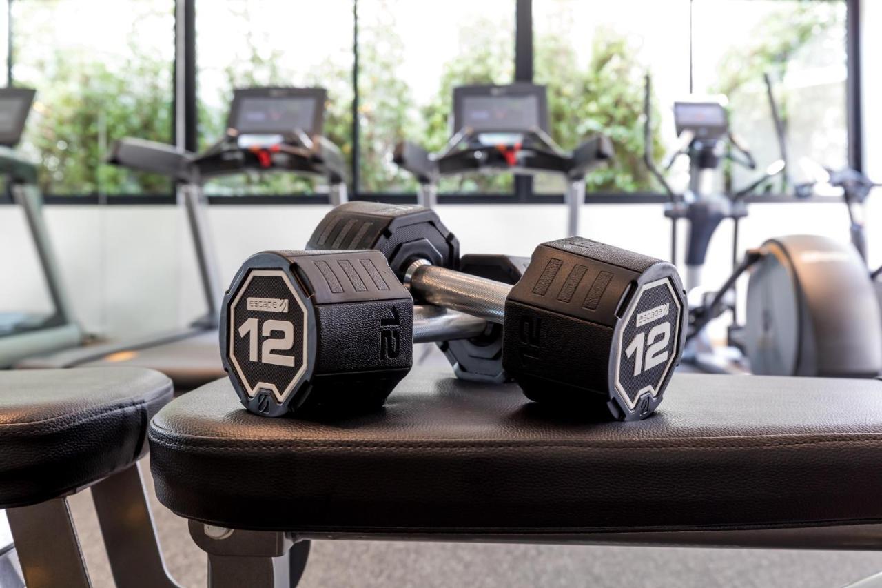 Outrigger Surin Beach Resort - Sha Extra Plus エクステリア 写真 12 kg (26 lb) dumbbell