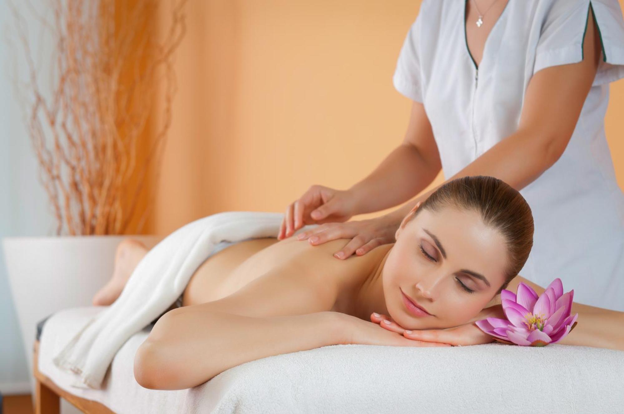 Outrigger Surin Beach Resort - Sha Extra Plus エクステリア 写真 Massage