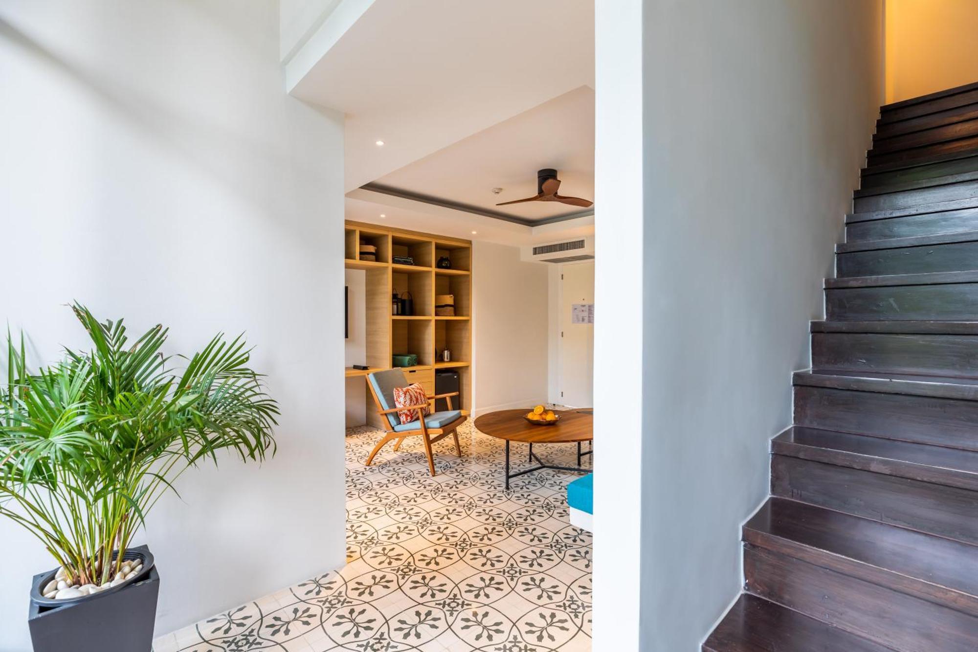 Outrigger Surin Beach Resort - Sha Extra Plus 部屋 写真 Interior of the house